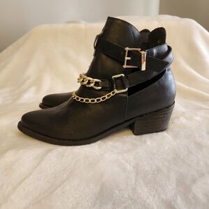Ankle boots